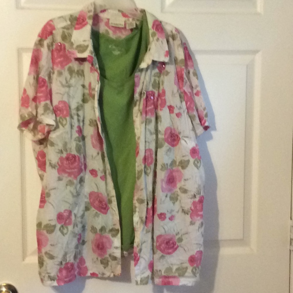 🍀Tank and shirt. Both size 2X